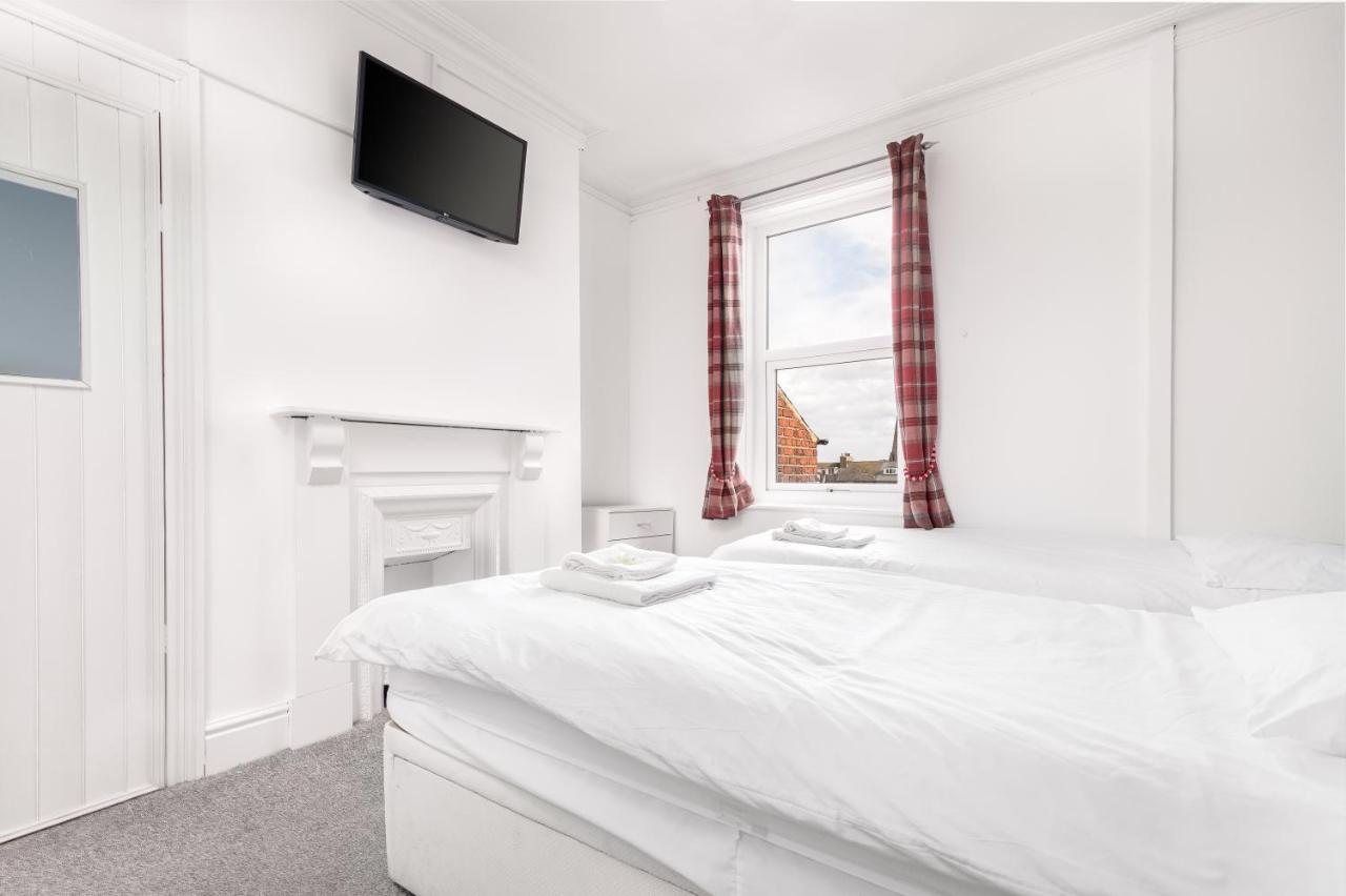 Hotel Blencathra à Whitby Extérieur photo